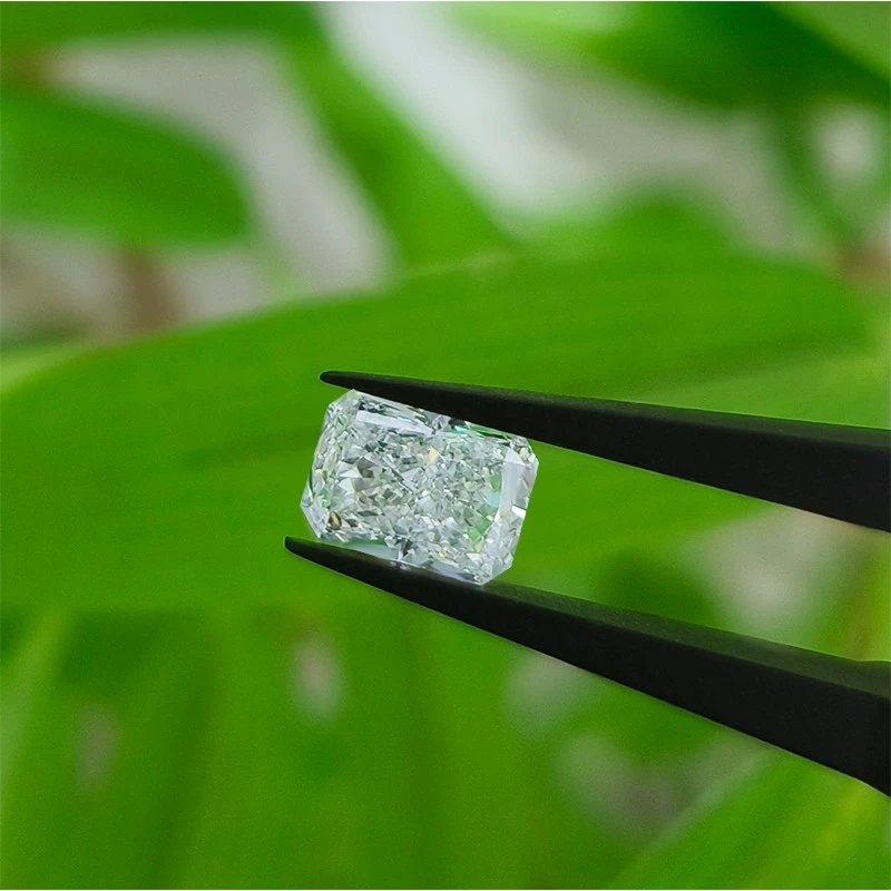 Radiant Cut Diamond IGI Lab Grown